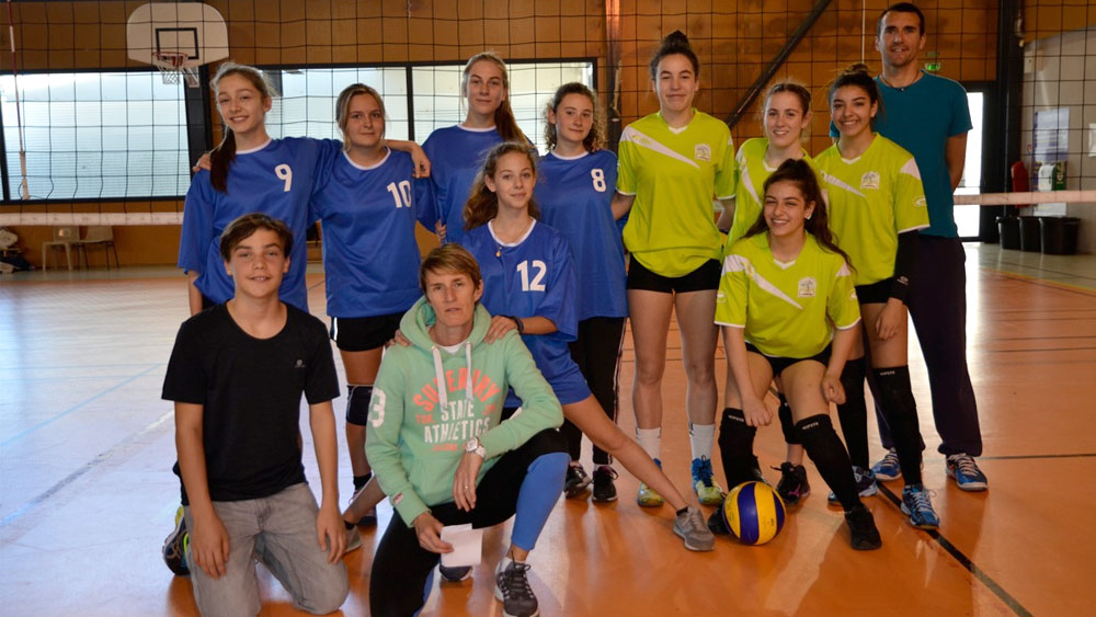 Les minimes filles de Stan accèdent aux phases académiques de volley ball.